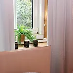 Altbauwohnung Διαμέρισμα *
