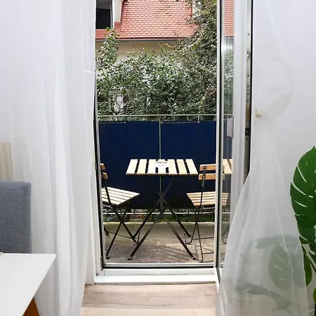 Altbauwohnung 公寓 *