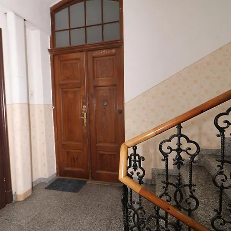 Altbauwohnung 格拉茨